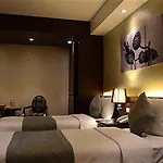 Dragon Hotel